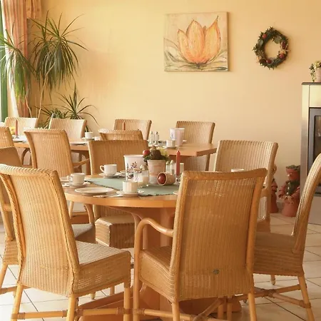 לינה וארוחת בוקר Gaestehaus Meiwes