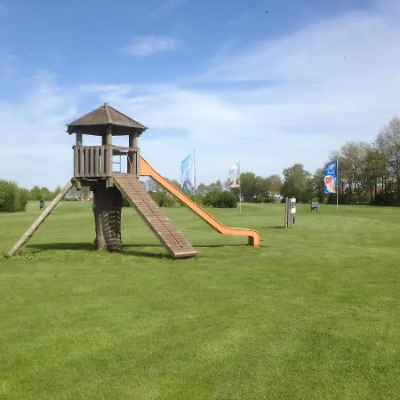 לינה וארוחת בוקר Gaestehaus Meiwes 3*