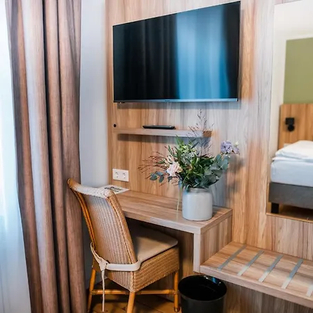 לינה וארוחת בוקר Gaestehaus Meiwes Delbrück